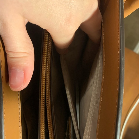 Authentic Michael Kors Purse - Picture 6 of 8